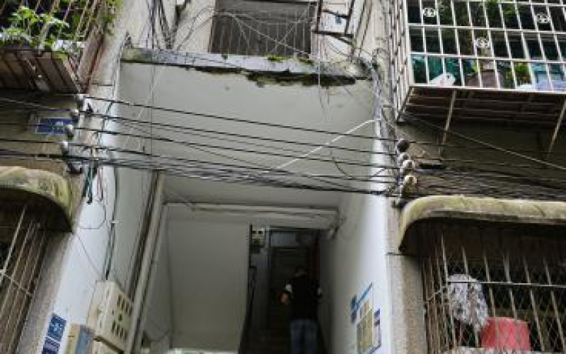 云巖區(qū)寶山北路180號兩處資產(chǎn)轉讓（持有方：貴州省機關事務管理局國有資產(chǎn)管理服務中心）